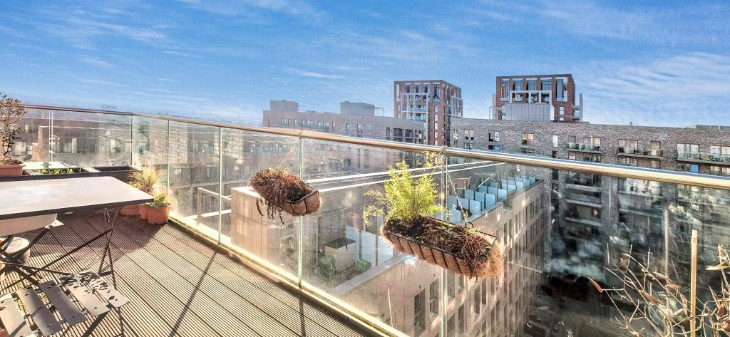 Shipbuilding Way, London, E13 9DW